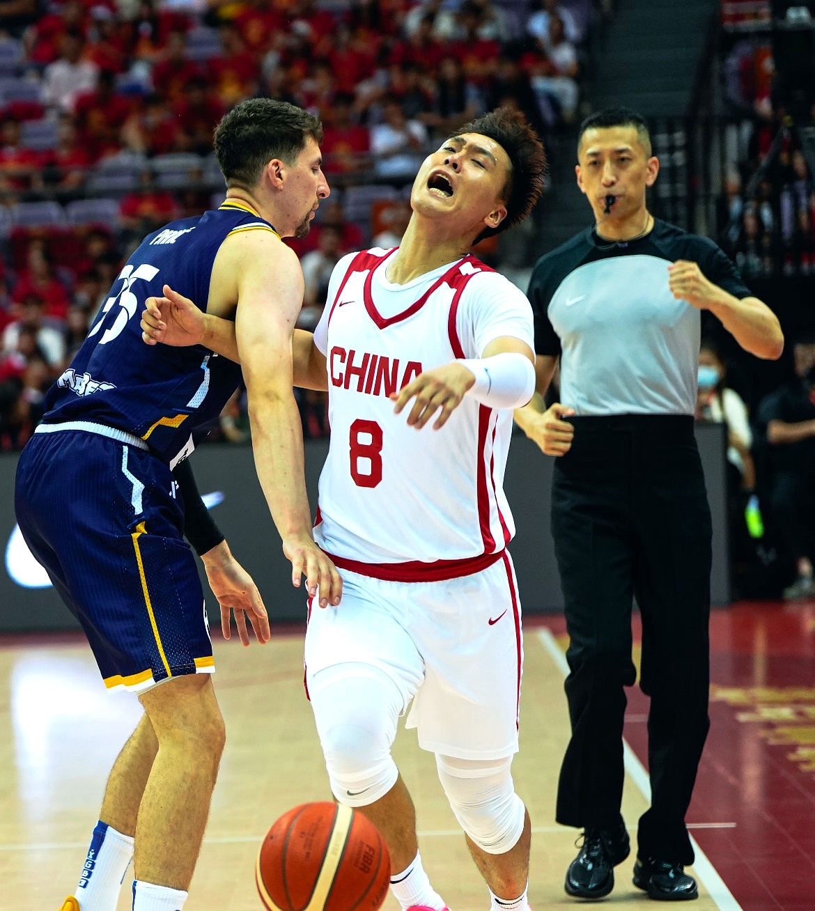 国际比赛日体能课后,多伦多猛龙扳平良机备战CBA常规赛,更衣室稳定,年轻球员得到机会的简单介绍 国际比赛日体能课后,多伦多猛龙扳平良机备战CBA常规赛,更衣室稳定,年轻球员得到机会的简单介绍