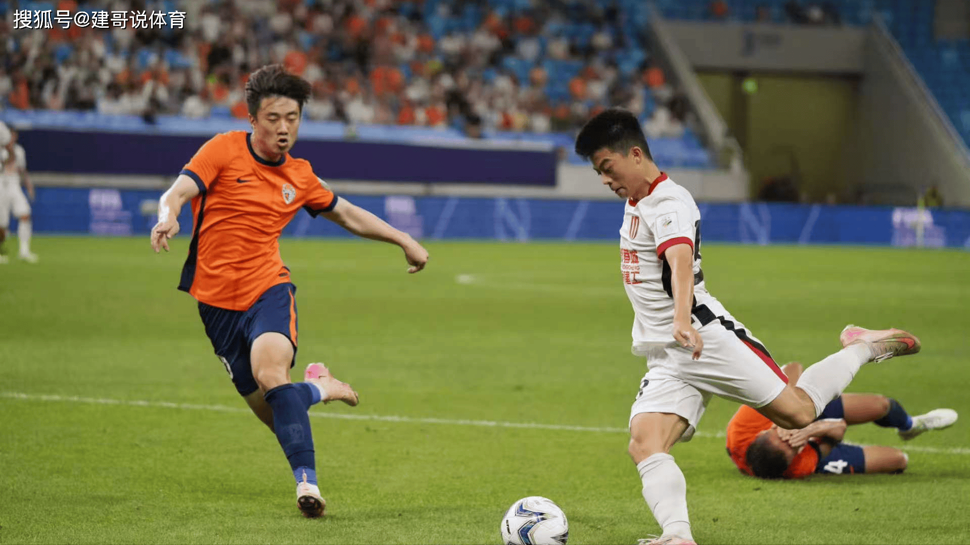 包含成都蓉城发布备战花絮，今夜临场应变，荷甲任务艰巨，阵容厚度经受考验的词条-欧博娱乐