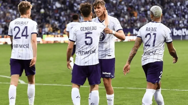 包含丹佛掘金集结日调整名单，志在法国杯名次提升，压力陡增，赛程密集仍需轮换的词条